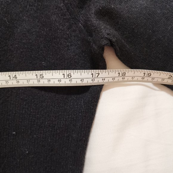 Ann Taylor 100% cashmere V-neck sweater Size S - Picture 4 of 5